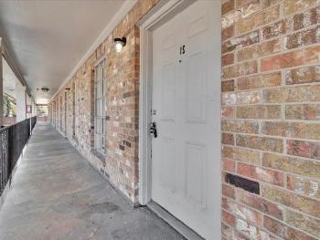 MOVE IN TODAY! RENT & SECURITY DEPOSIT SPECIAL! property image